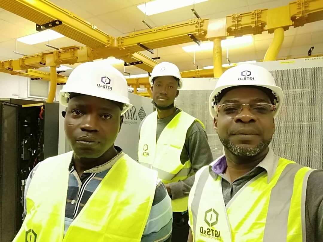 Analystes NOC opérant en mode hybride